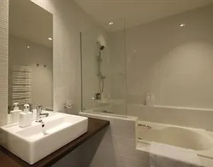 4* Hotel Youtei Tracks